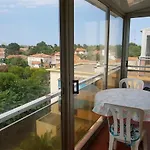Cosy A 300m De La Avec Parking Privatif - Sur - Fr-1-388-151 Apartment
