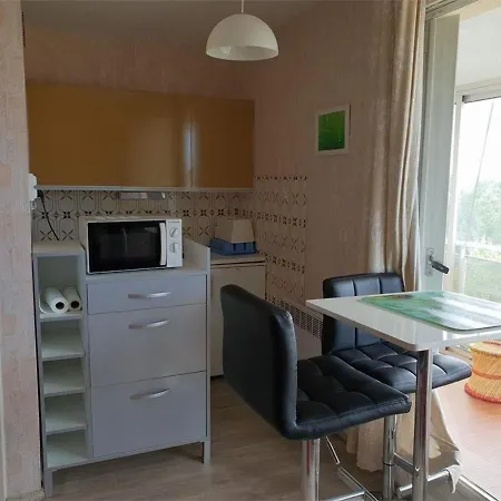 Cosy A 300m De La Avec Parking Privatif - Sur - Fr-1-388-151 Apartment *